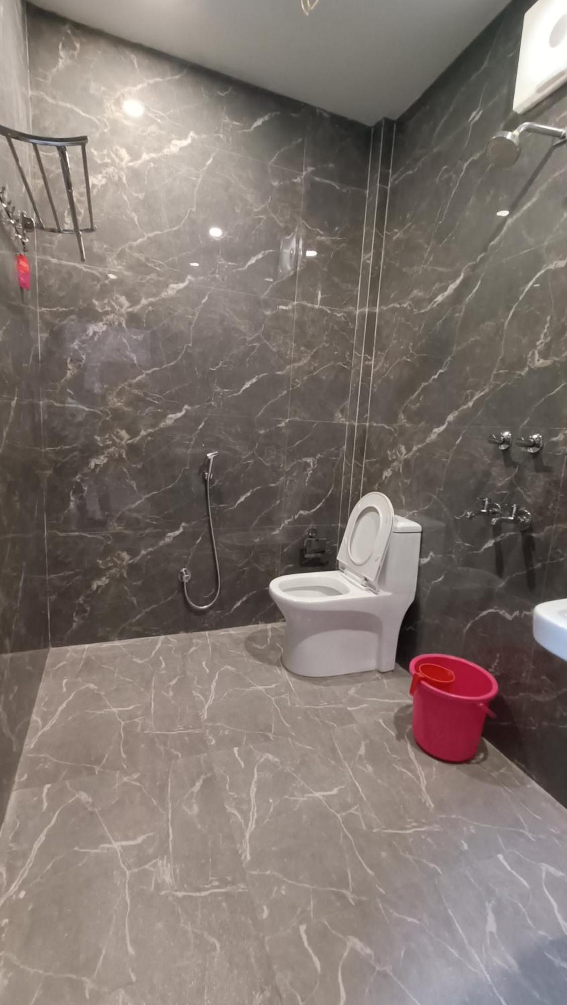 Hotel Santi Palace Bokākhāt Zewnętrze zdjęcie